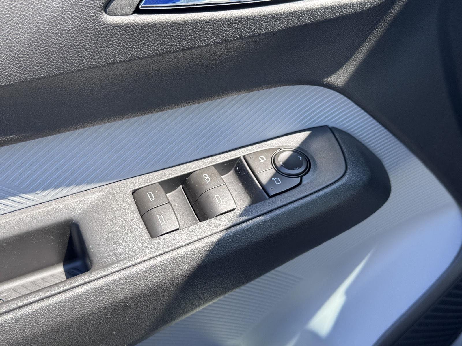 2027 Chevrolet Bolt LT - Photo 10