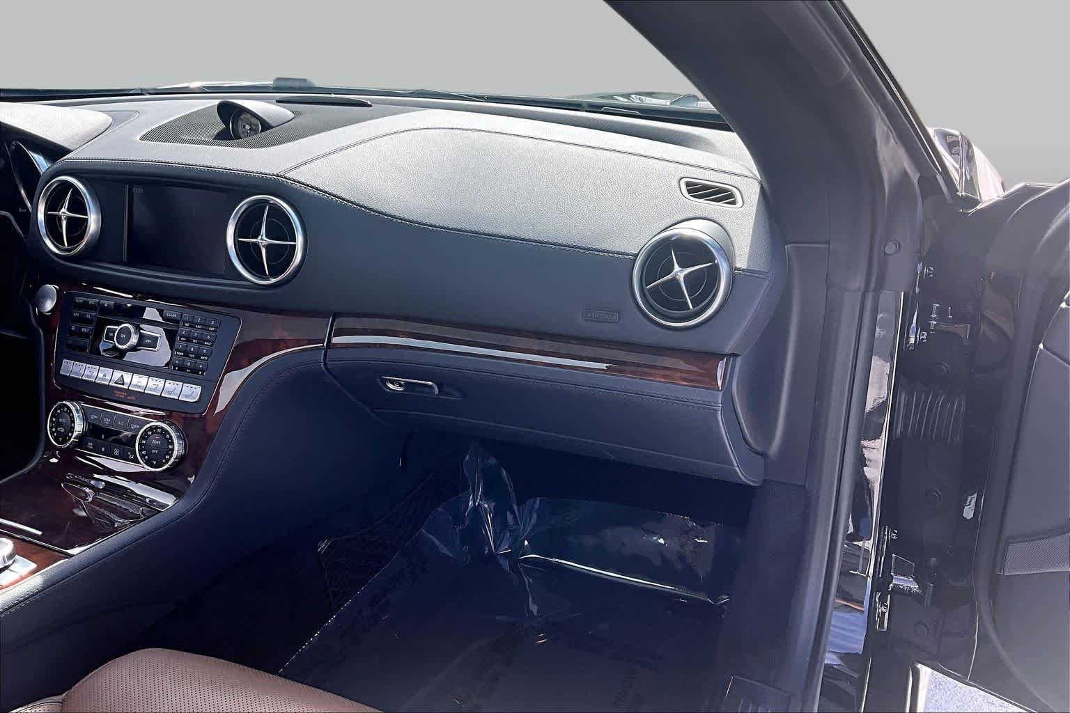Used 2016 Obsidian Black Metallic Mercedes-Benz SL 550 image 16