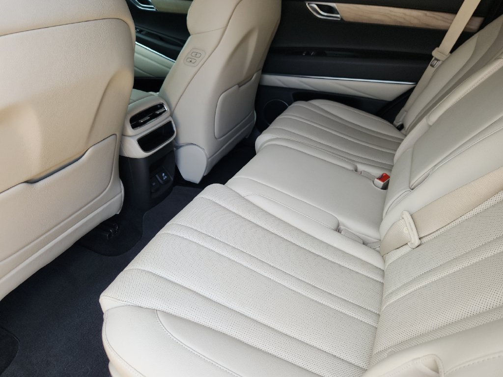 Used 2024 Silver Genesis BASE image 10