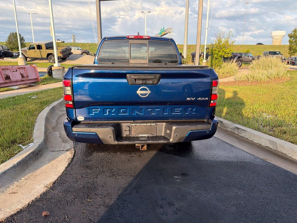 Used 2022 Blue Nissan SV image 6