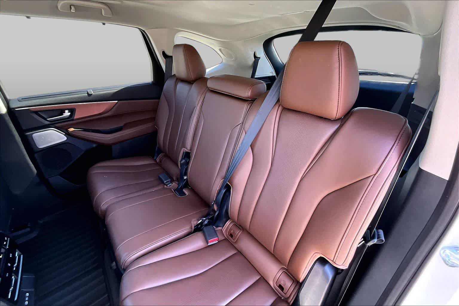 Used 2025 Platinum White Pearl Acura w/Technology Package image 21