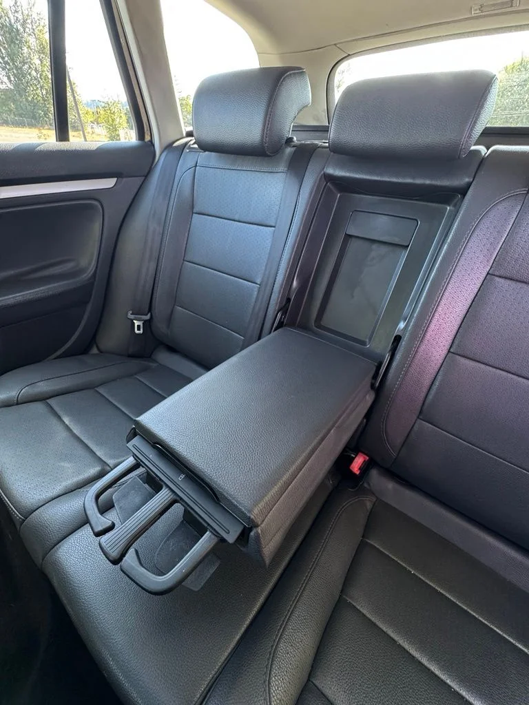 Used 2009  Volkswagen 2.5L SE image 21