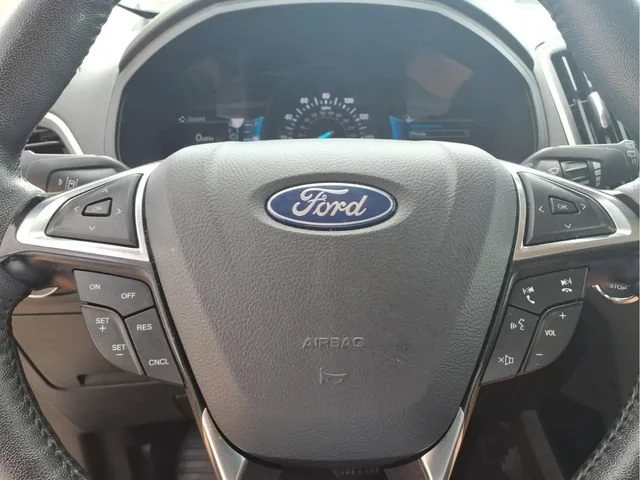 Used 2024  Ford SEL image 11