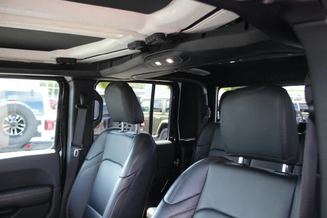 Used 2024 Black Jeep Sport S image 23