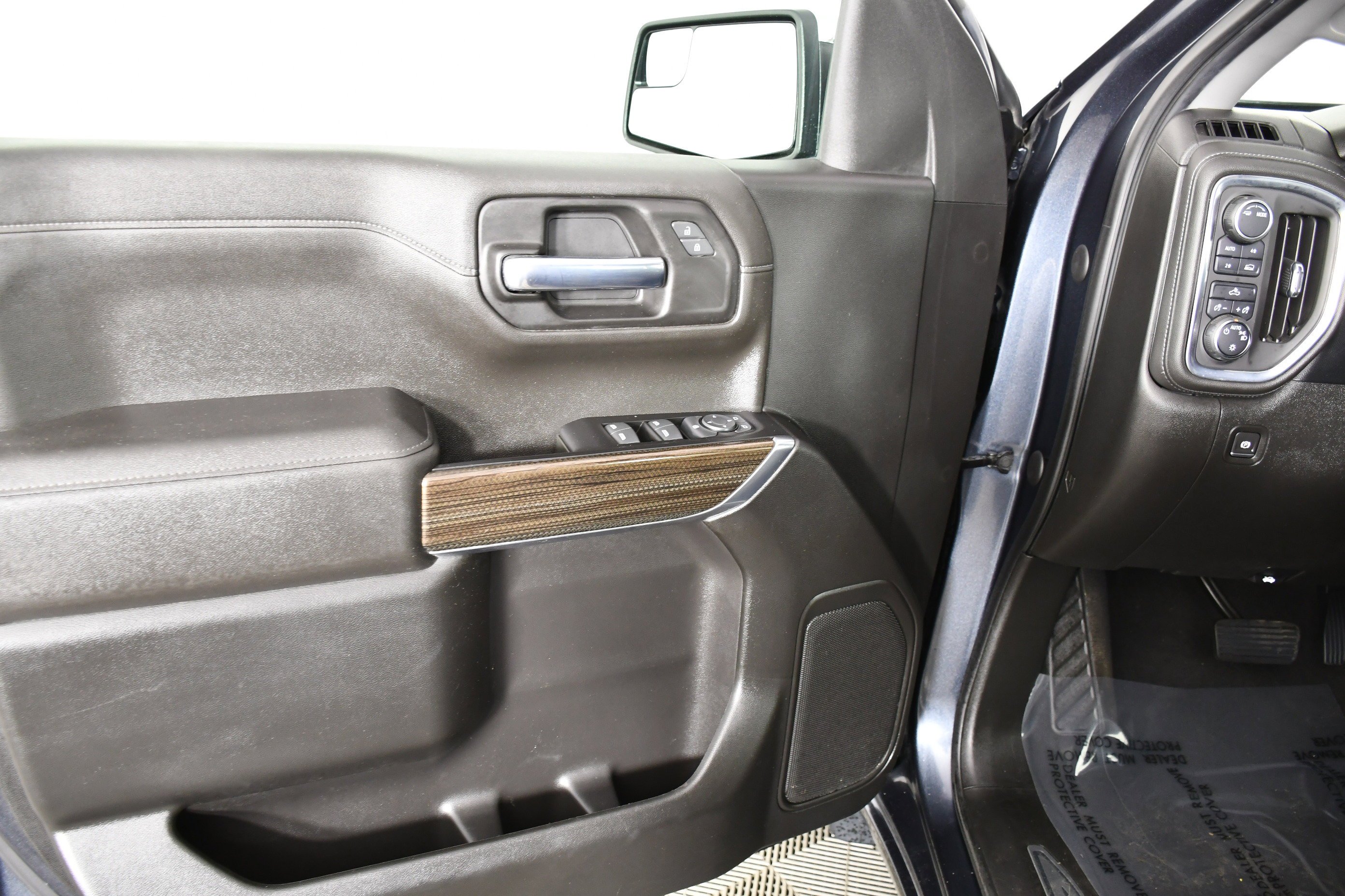 2022 Chevrolet Silverado 1500 LT - Photo 39
