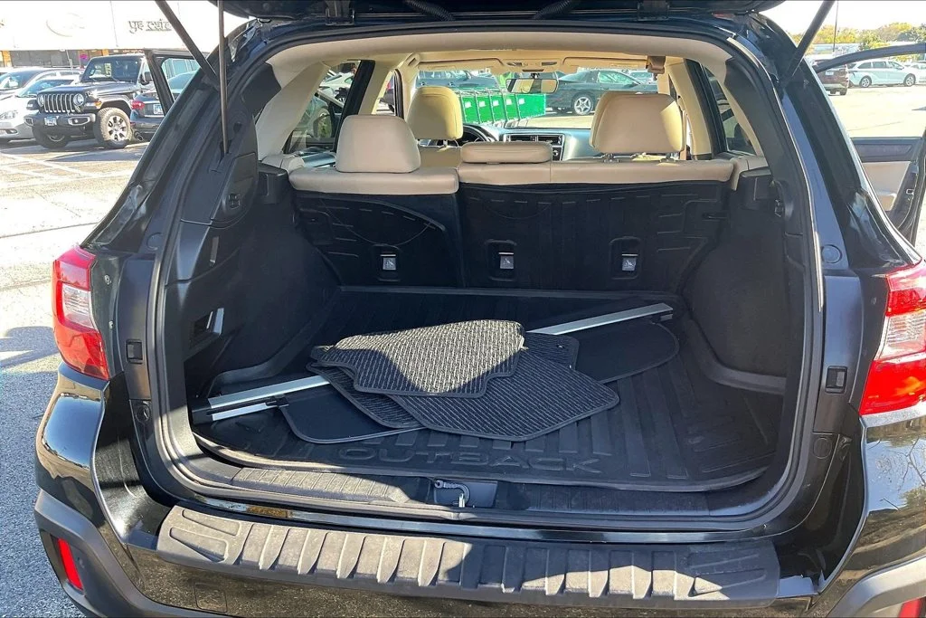 Used 2018 Black Subaru 3.6R image 33