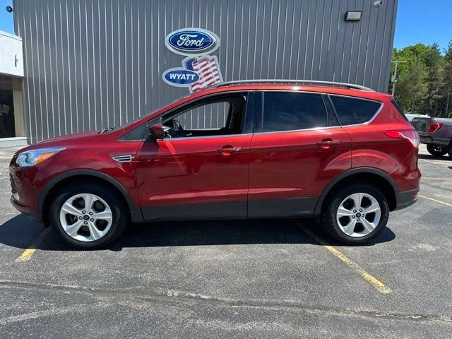 Used 2016 Ford Escape SE with VIN 1FMCU9GX7GUC87764 for sale in Manistee, MI