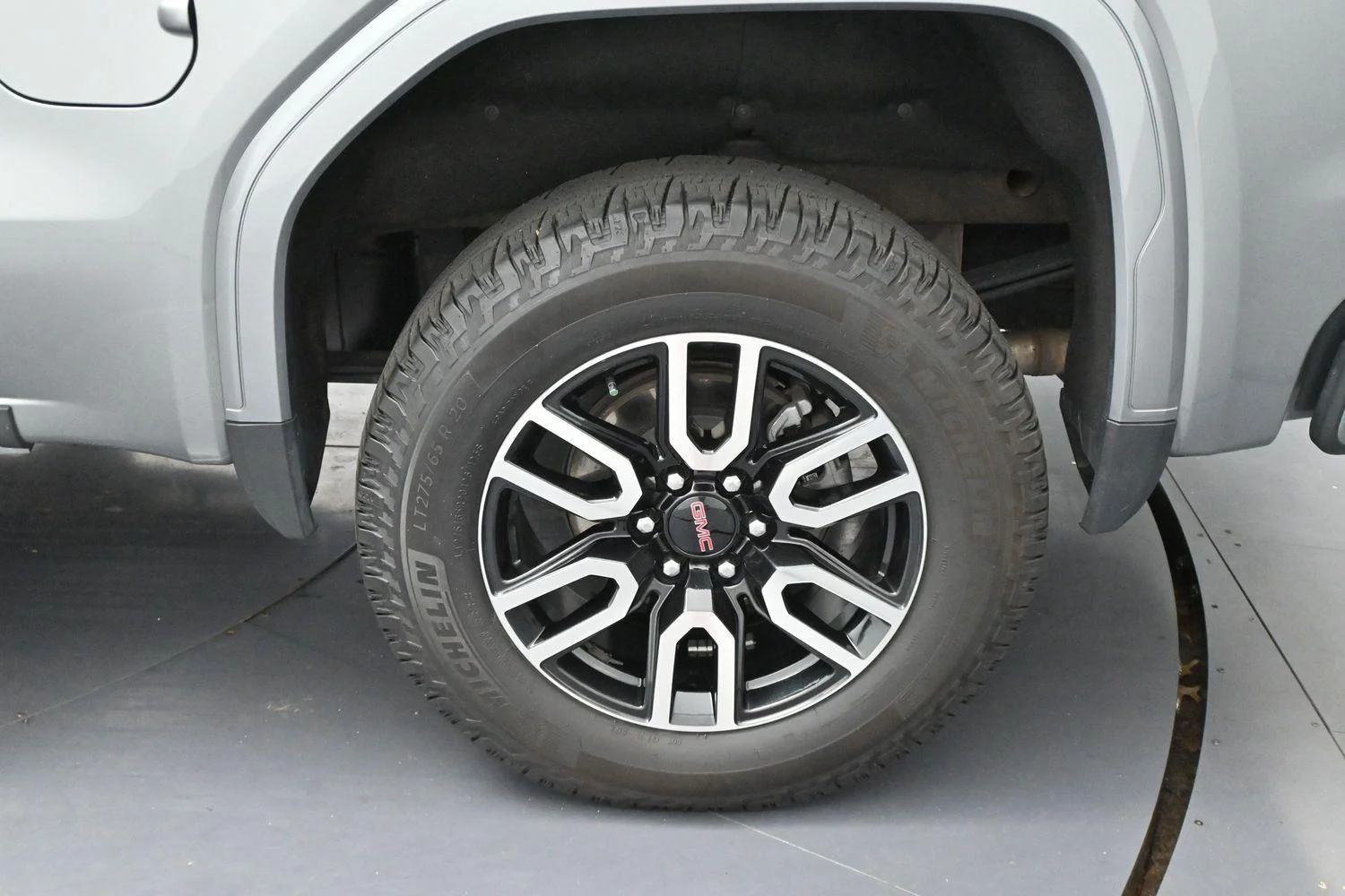 Used 2024 Sterling Metallic GMC AT4 image 36