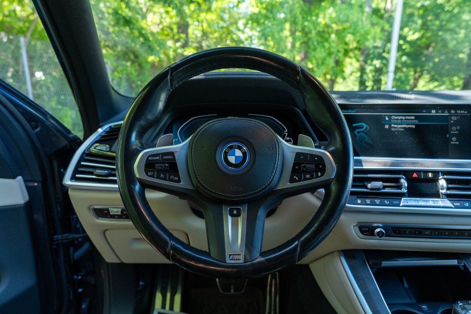Used 2022 Arctic Grey Metallic BMW xDrive45e image 21