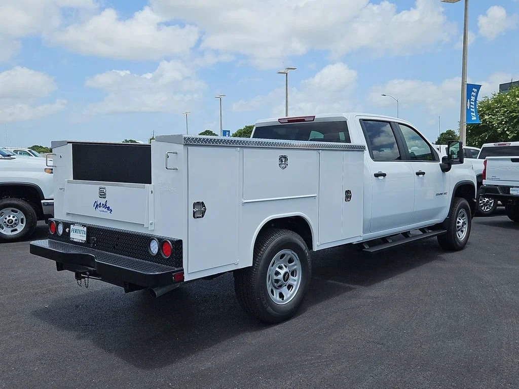 New 2026 Summit White Chevrolet WT image 6
