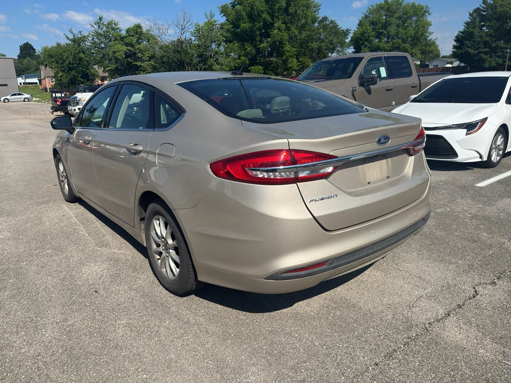 Used 2017 White Gold Ford S image 4