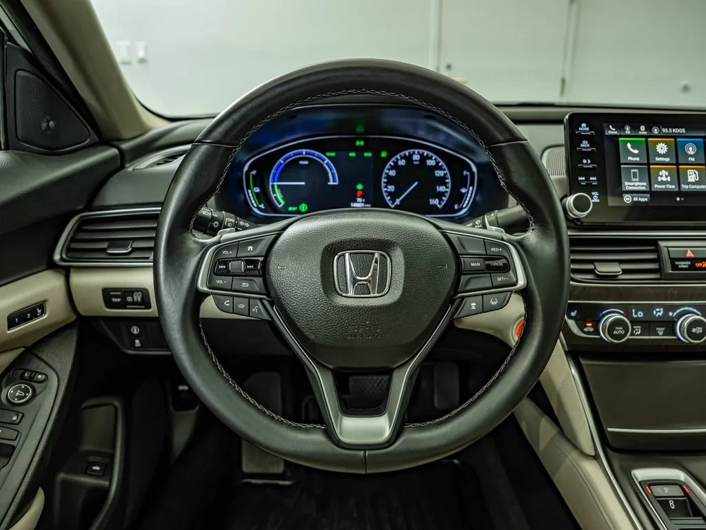 Used 2018 White Orchid Pearl Honda EX-L image 26