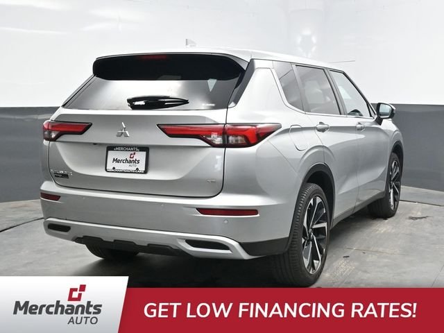 Used 2024 Silver Mitsubishi SE image 7