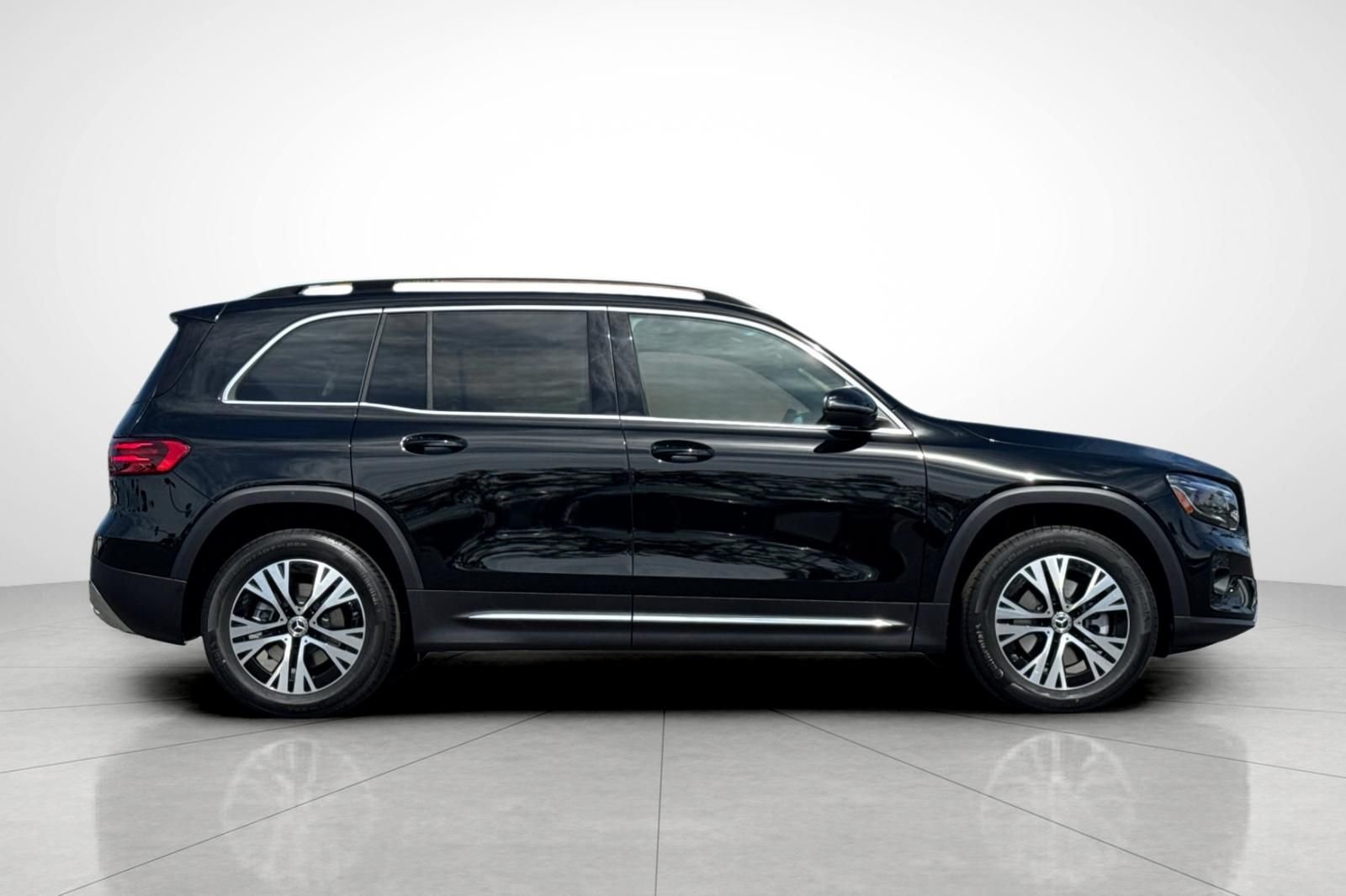 Used 2026 Black Mercedes-Benz GLB 250 image 30