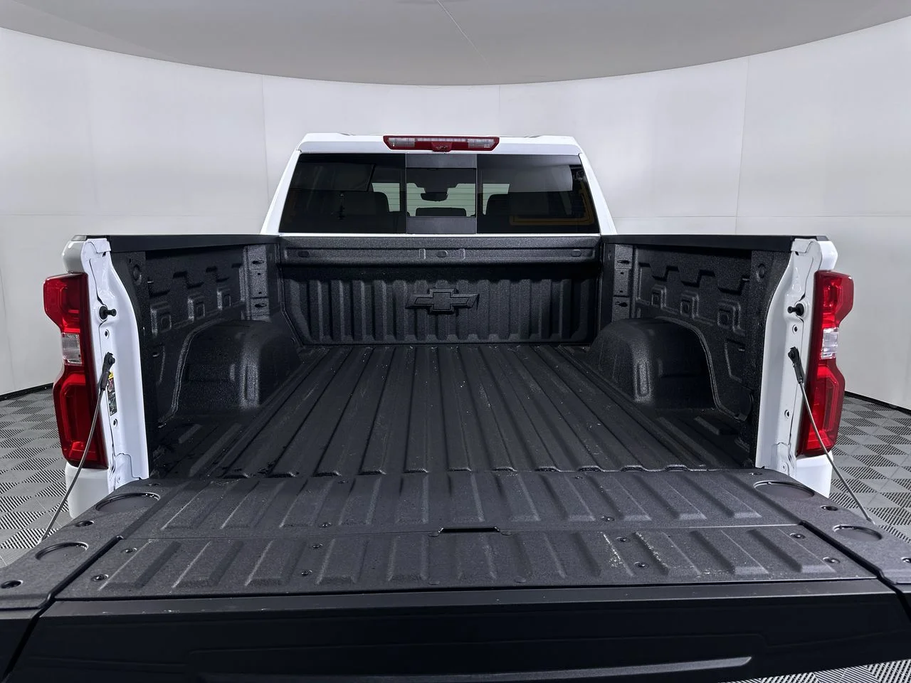 New 2026 Summit White Chevrolet ZR2 image 123