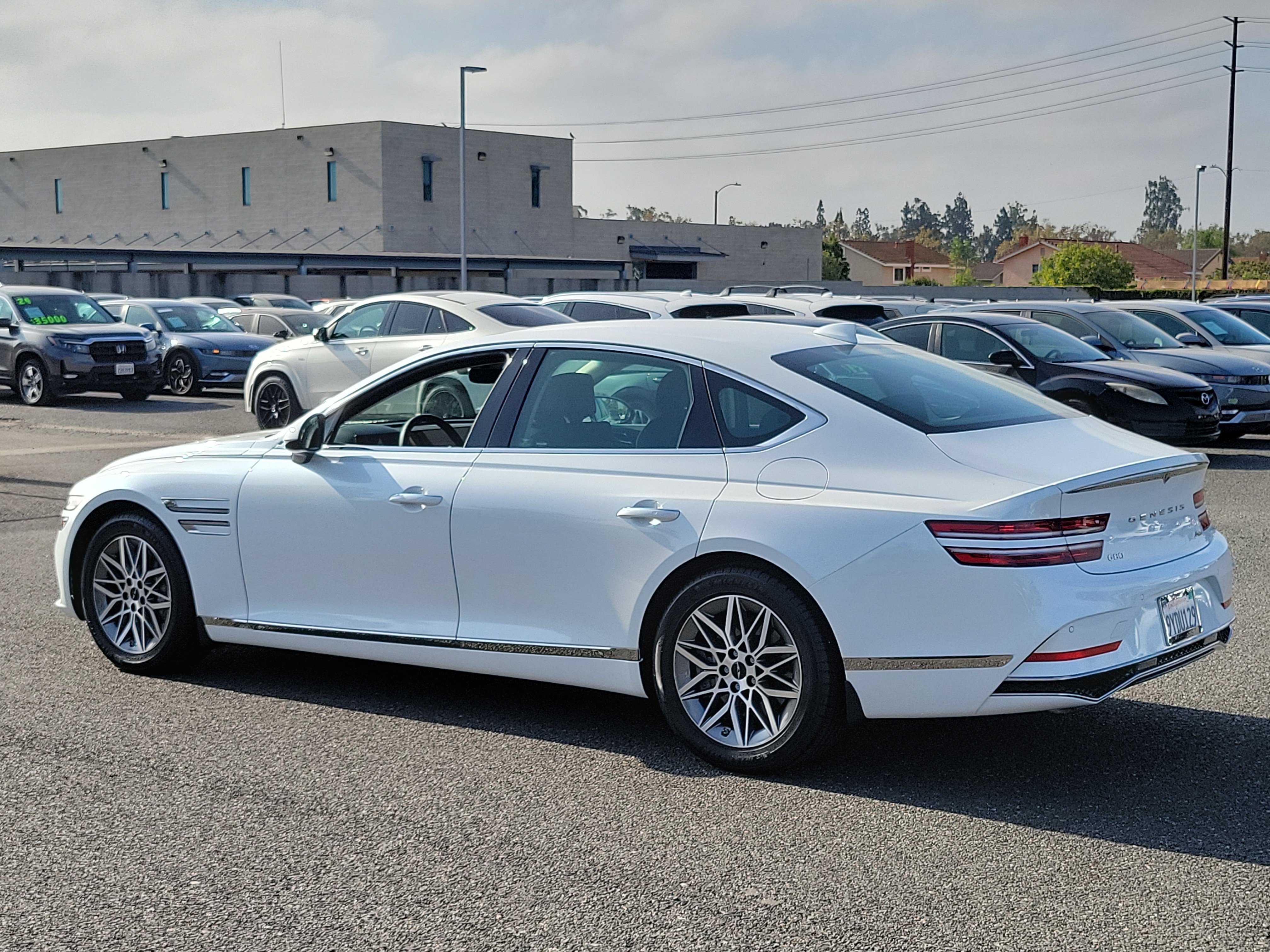 Certified Used 2026 Uyuni White Genesis 2.5T image 26