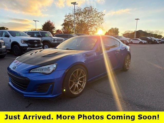 Used 2018 Blue Subaru Premium image 1