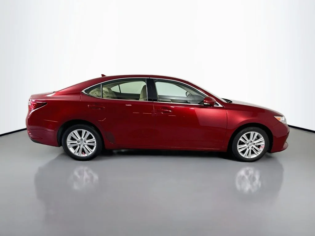 Used 2014 Matador Red Mica Lexus Base image 12