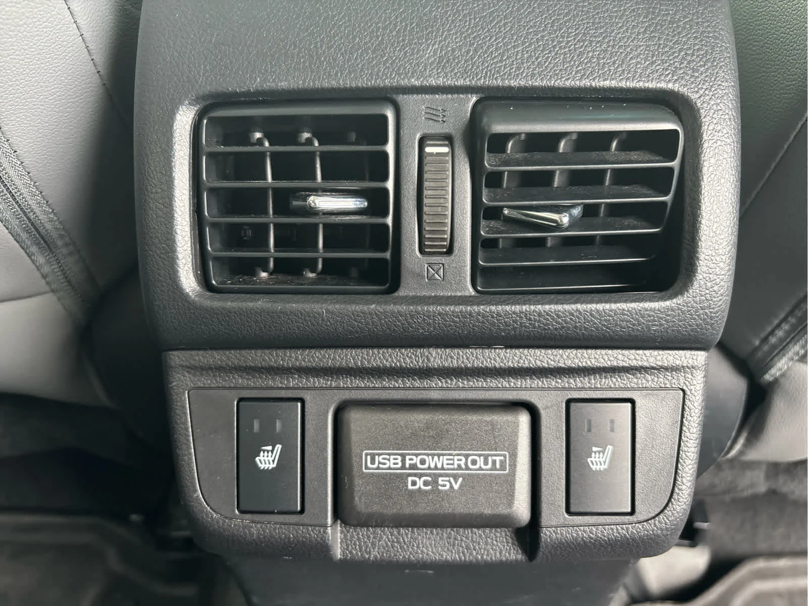 Used 2018 Magnetite Gray Metallic Subaru Limited image 30