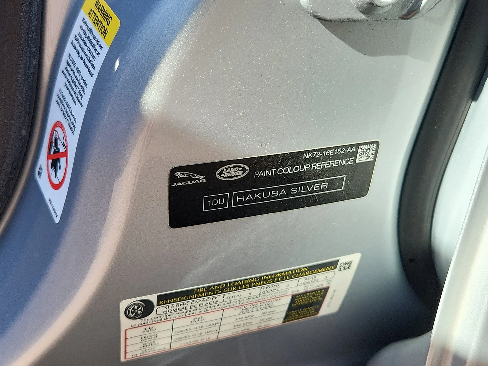 Used 2025 Silicon Silver Premium Metallic   1Bn Land Rover S image 41