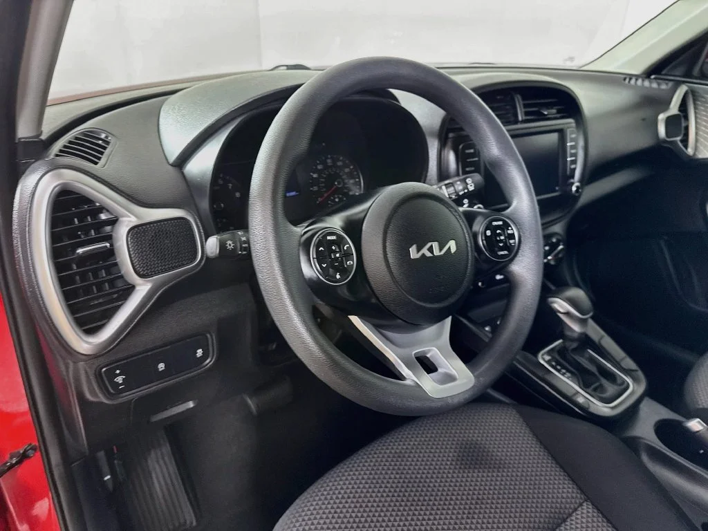 Used 2022 Red Kia LX image 9
