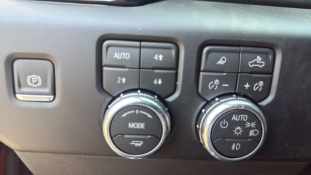 2026 GMC Sierra 1500 AT4X - Photo 32