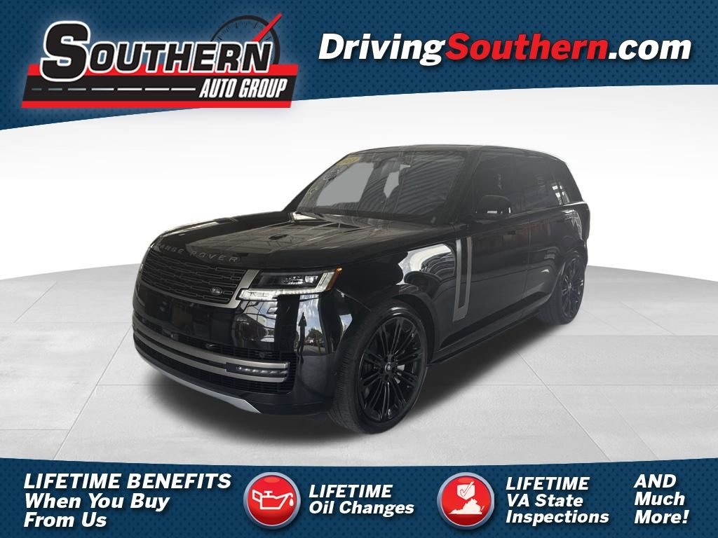 Used 2023 Black Land Rover SE image 1