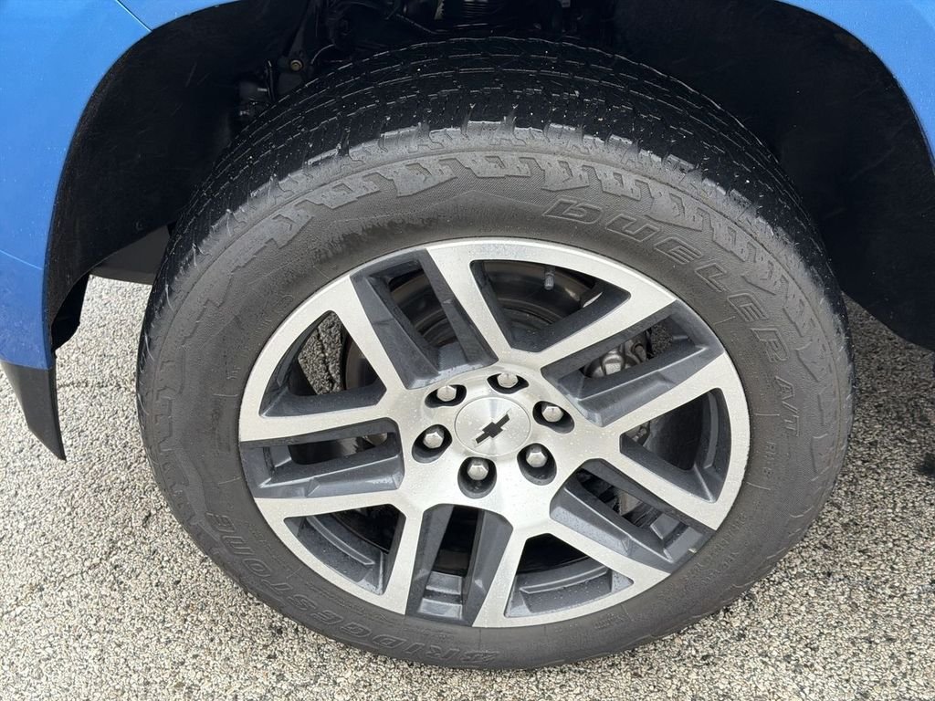 Used 2024 Blue Chevrolet Z71 image 32