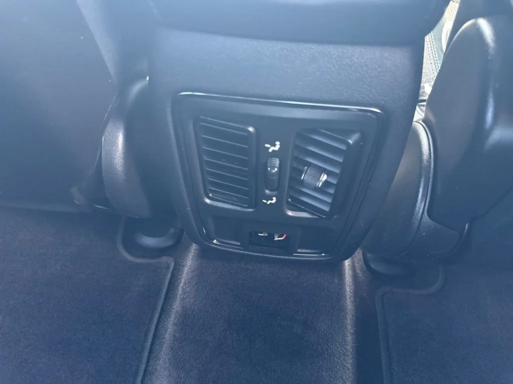 Used 2018 Bright White Clearcoat Jeep Laredo E image 25