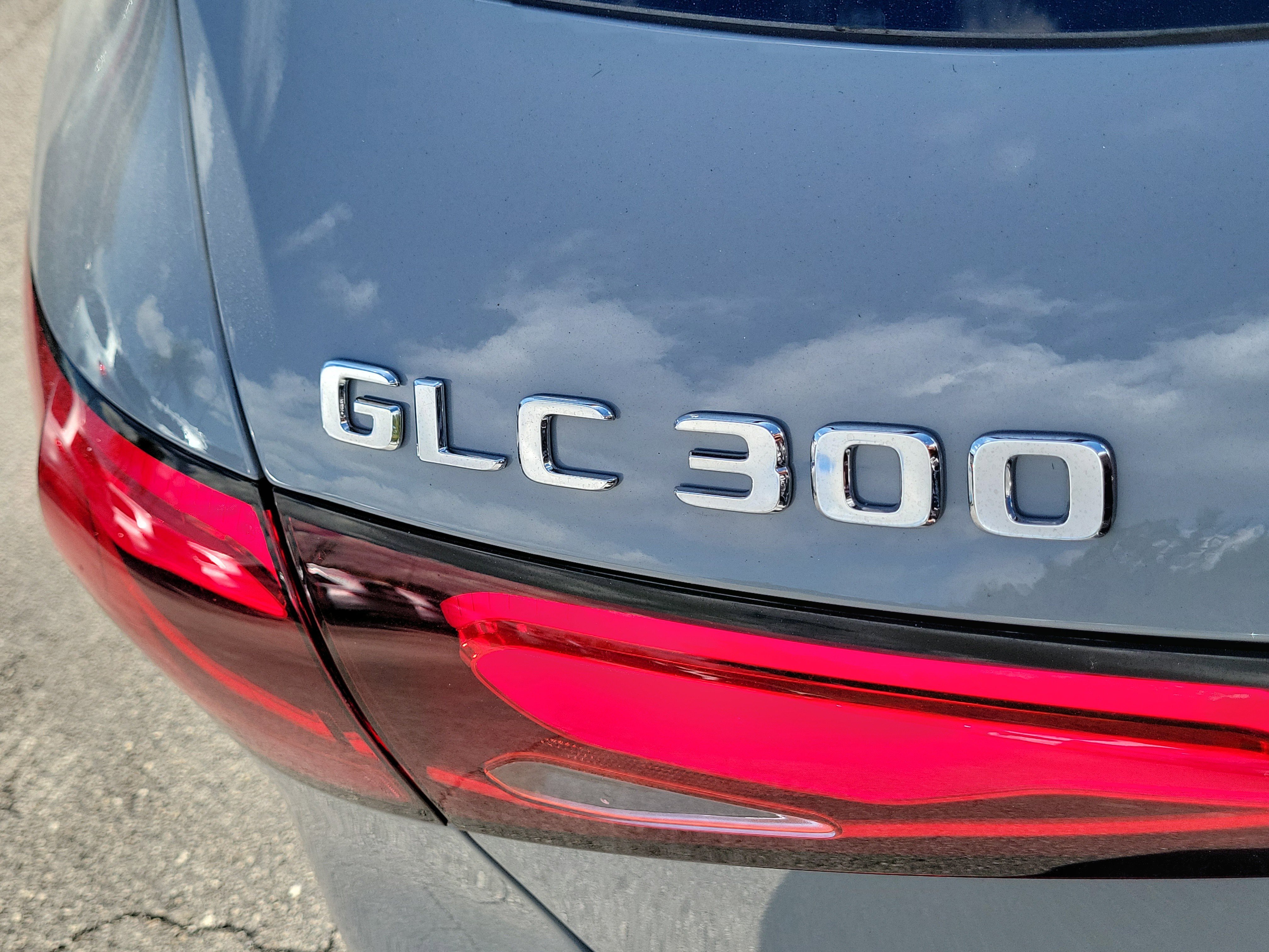 New 2026 MANUFAKTUR Alpine Grey Mercedes-Benz GLC 300 image 7