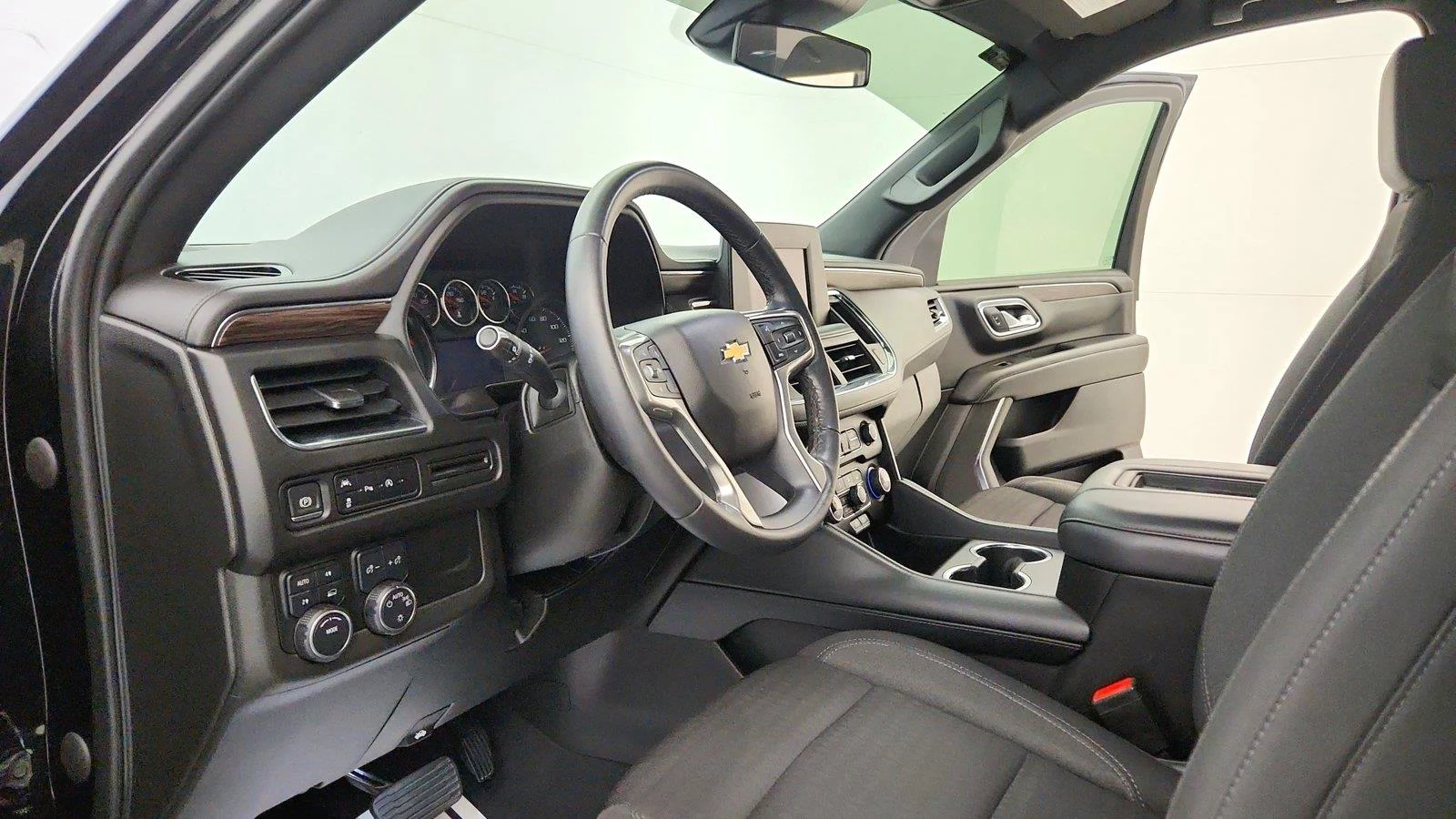 Used 2023 BLACK Chevrolet LS image 16