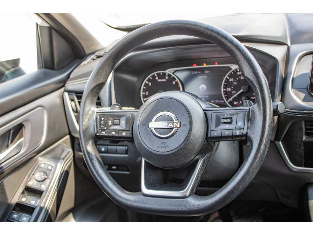 Used 2024 Everest White Pearl Nissan SV image 34