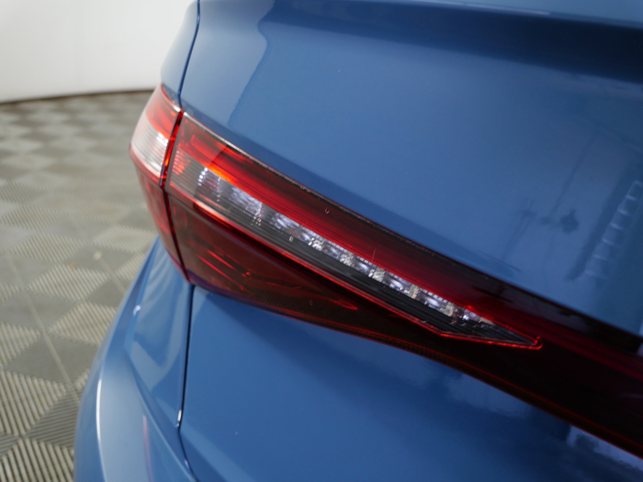 Used 2025 MONTERY BLUE Volkswagen SE image 17