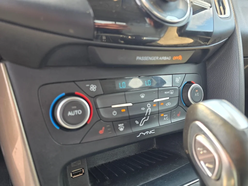 Used 2018 Shadow Black Ford Titanium image 21