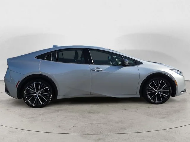 Used 2024  Toyota XLE image 4
