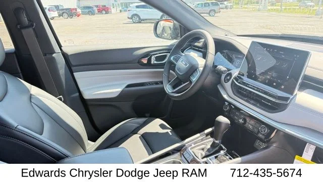 New 2026 Black Jeep Latitude image 37