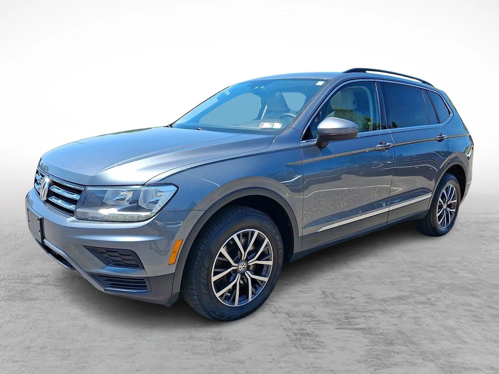 Used 2020 Platinum Gray Metallic Volkswagen SE image 3