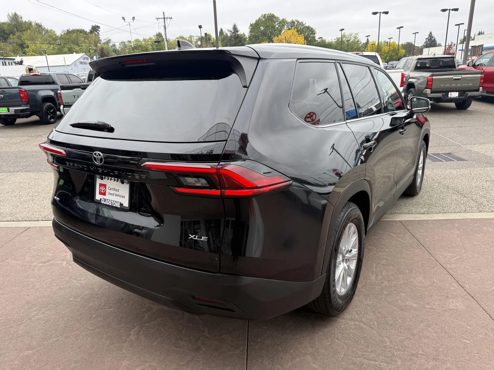 Used 2025 Midnight Black Metallic Toyota XLE image 8