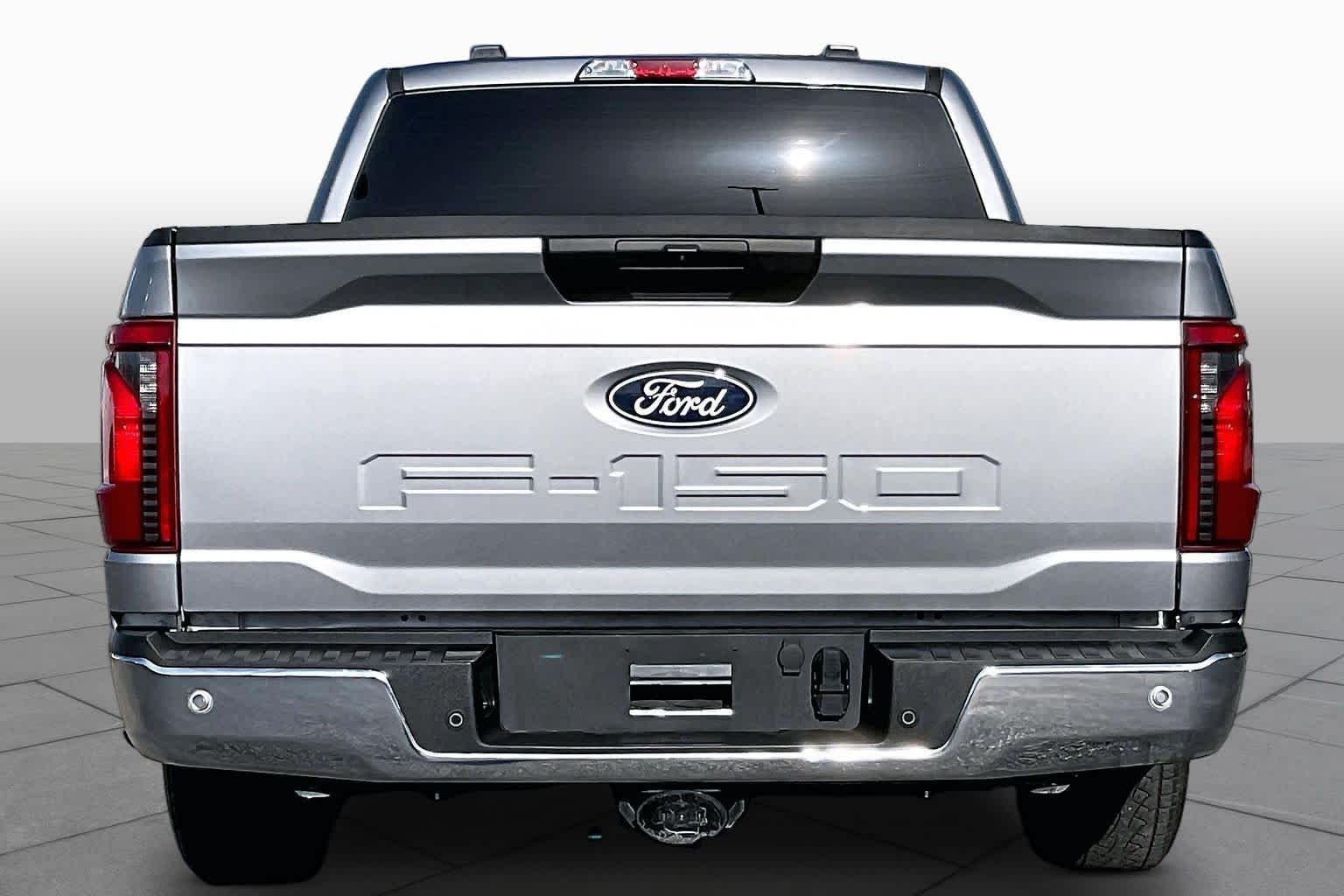 Used 2025 Iconic Silver Metallic Ford XL image 5