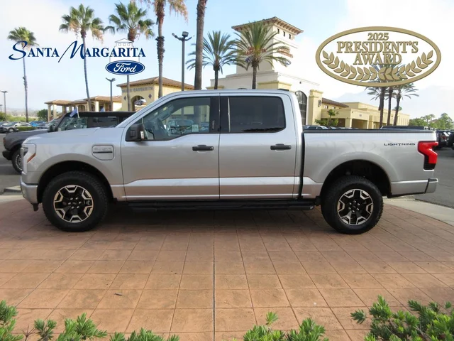 2023 Ford F-150 Lightning XLT