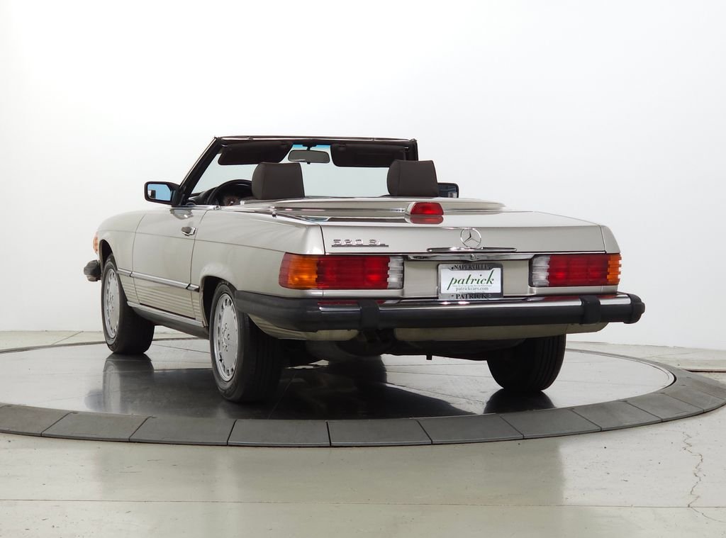 Used 1987 Gold Mercedes-Benz 560 SL image 4