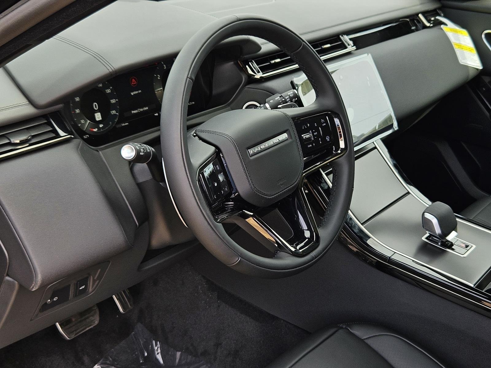 New 2026 Santorini Black Land Rover Dynamic SE image 26
