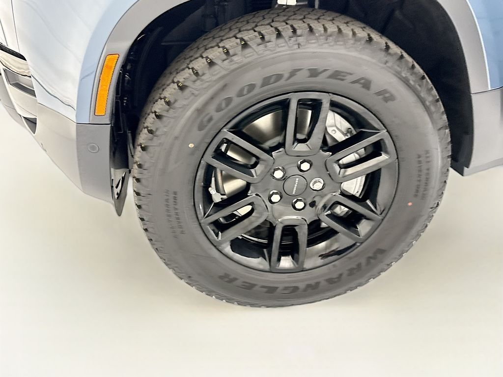 New 2026 Tasman Blue LAND ROVER S image 29