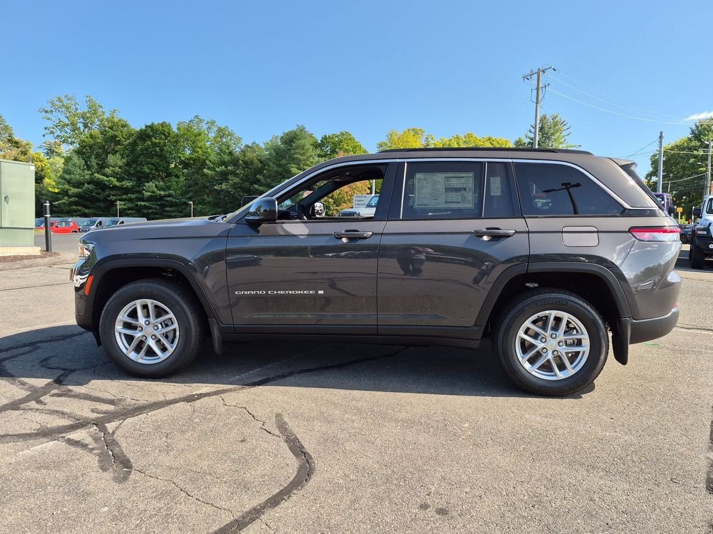New 2026 Baltic Gray Metallic Clear-Coat Exterior Paint Jeep Laredo image 7