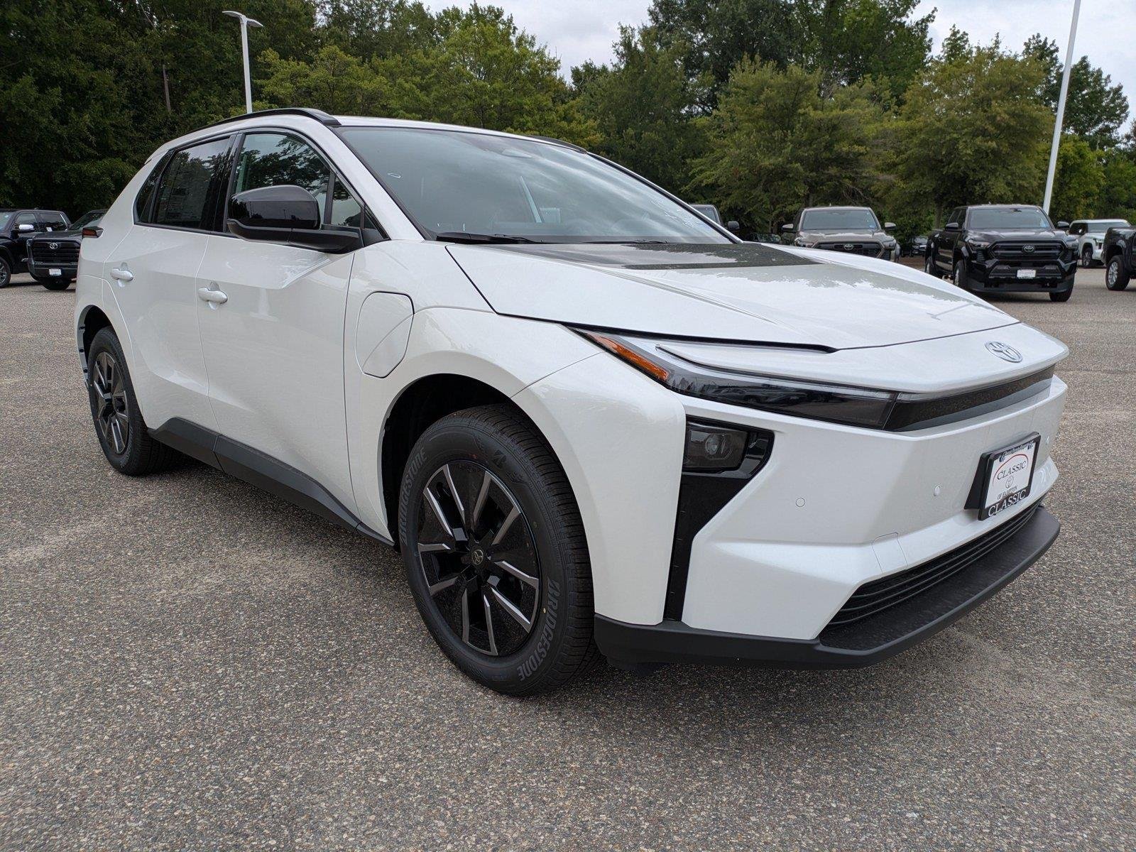 New 2026 Wind Chill Pearl Toyota XLE image 2