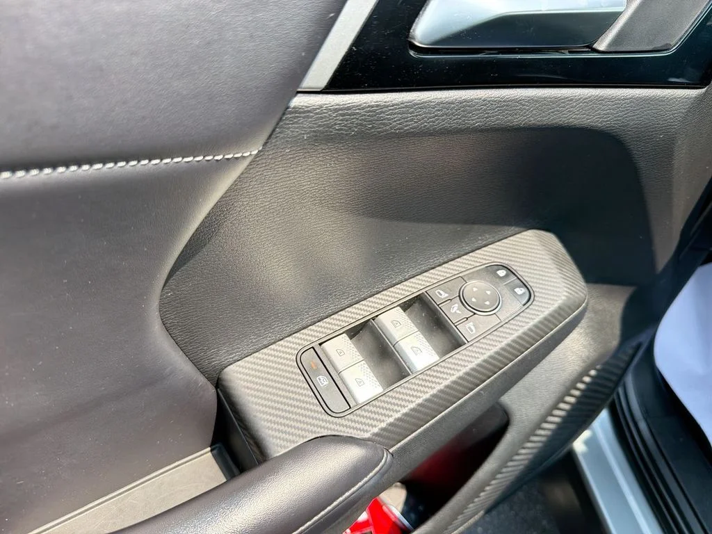Used 2023  Mitsubishi SE Black Edition image 19
