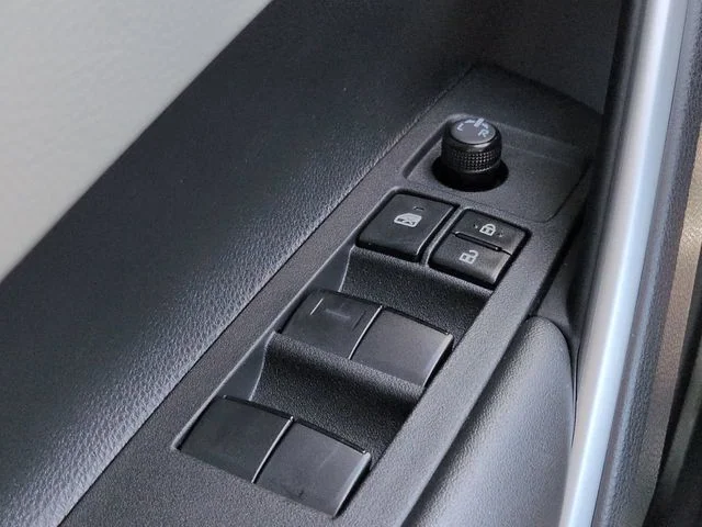 Certified Used 2024  Toyota L image 22