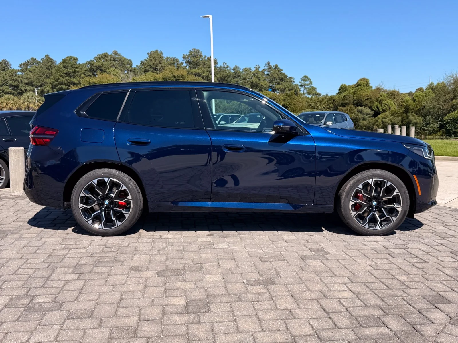 New 2026 Tanzanite Blue II Metallic BMW 30 xDrive image 8