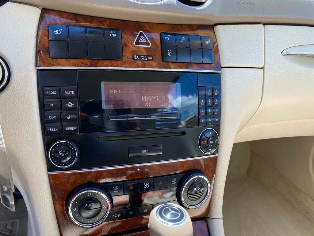 Used 2008 White Mercedes-Benz CLK 350 image 11