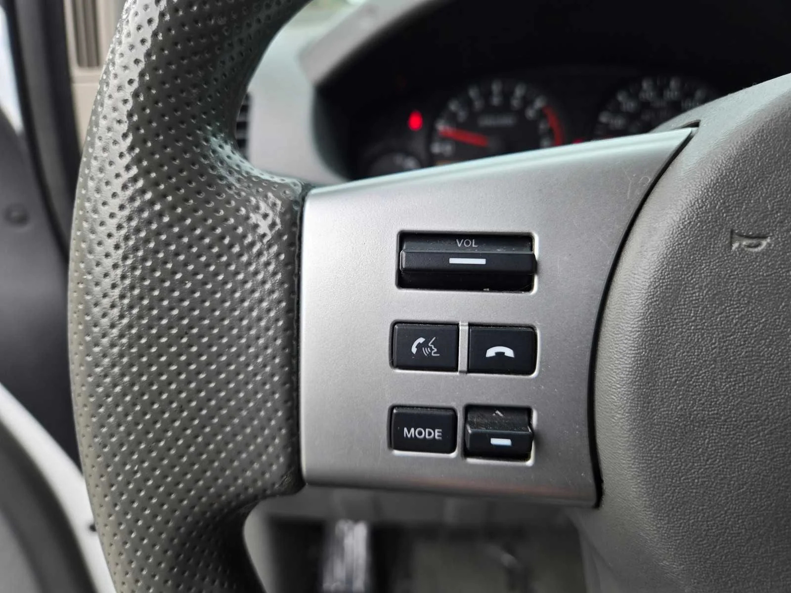 Used 2016  Nissan SV image 26